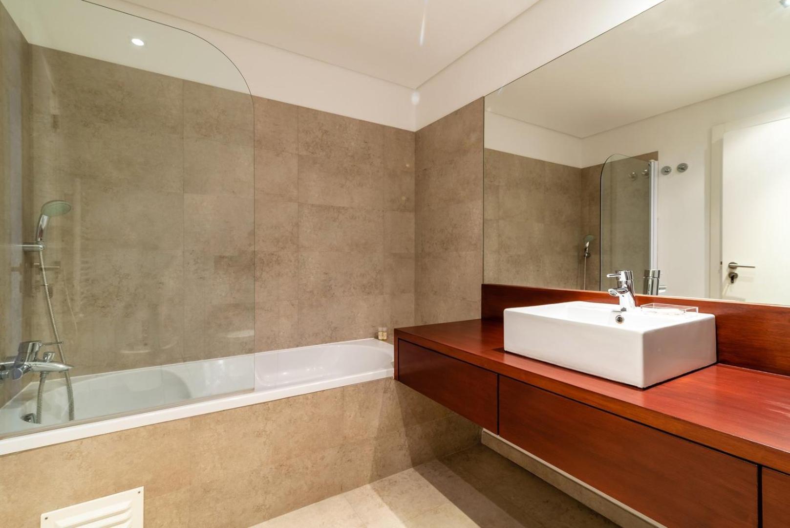 Guestready - Alges Apt With Stunning Rooftop Pool Algés Exterior foto