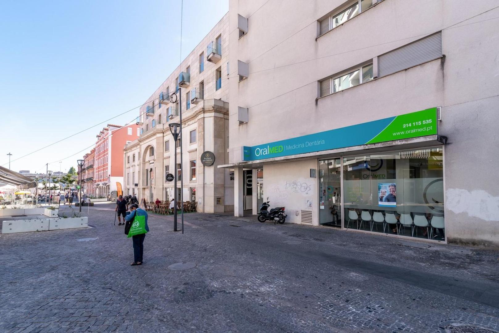 Guestready - Alges Apt With Stunning Rooftop Pool Algés Exterior foto